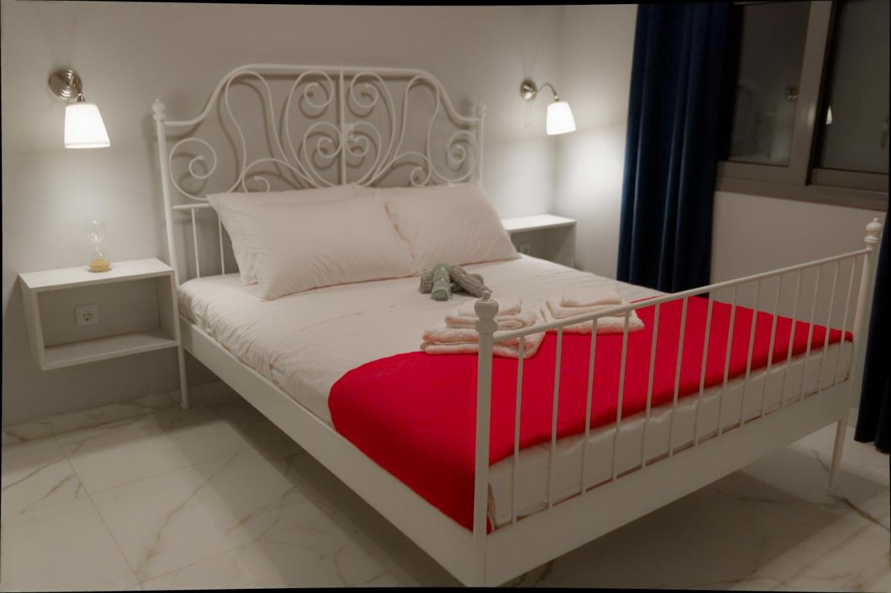 Niriides Apartments Порто Хели Екстериор снимка