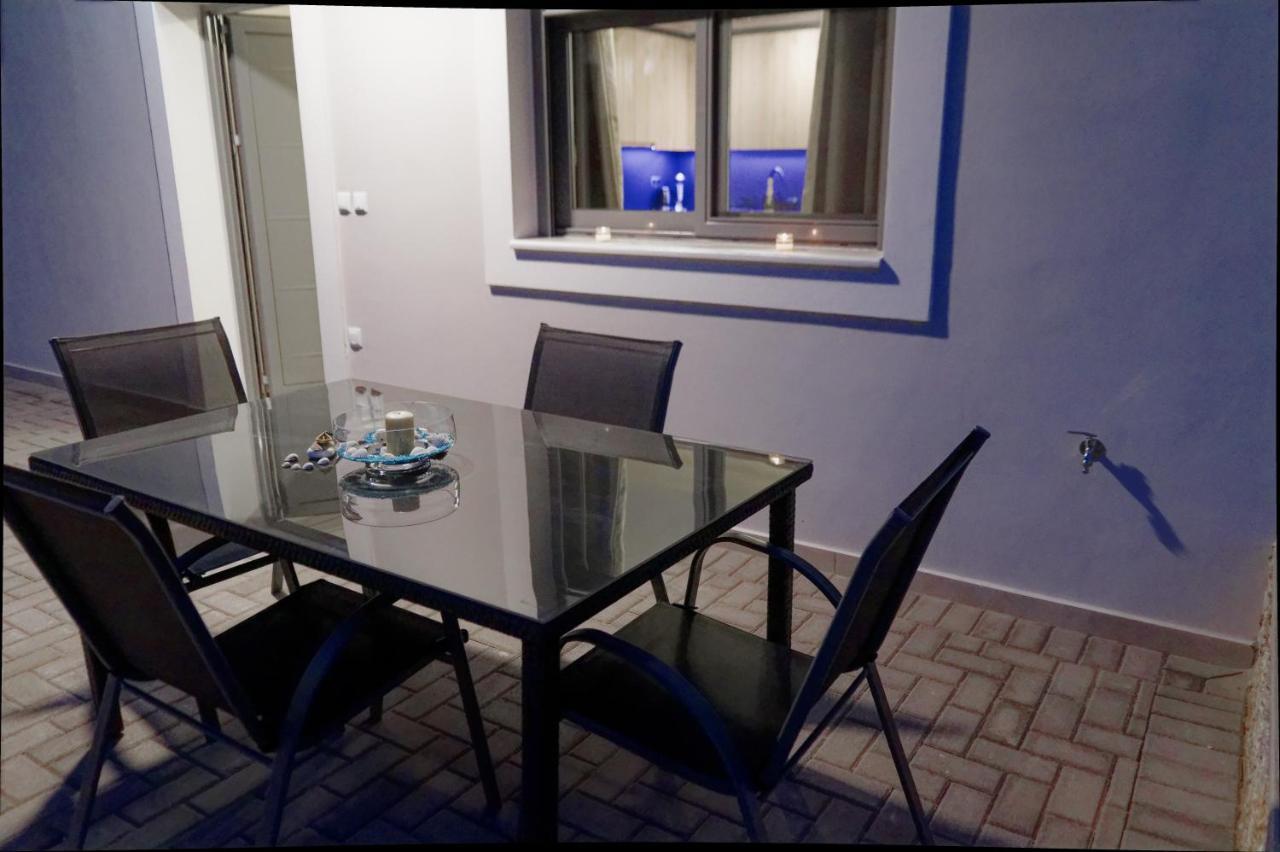 Niriides Apartments Порто Хели Екстериор снимка