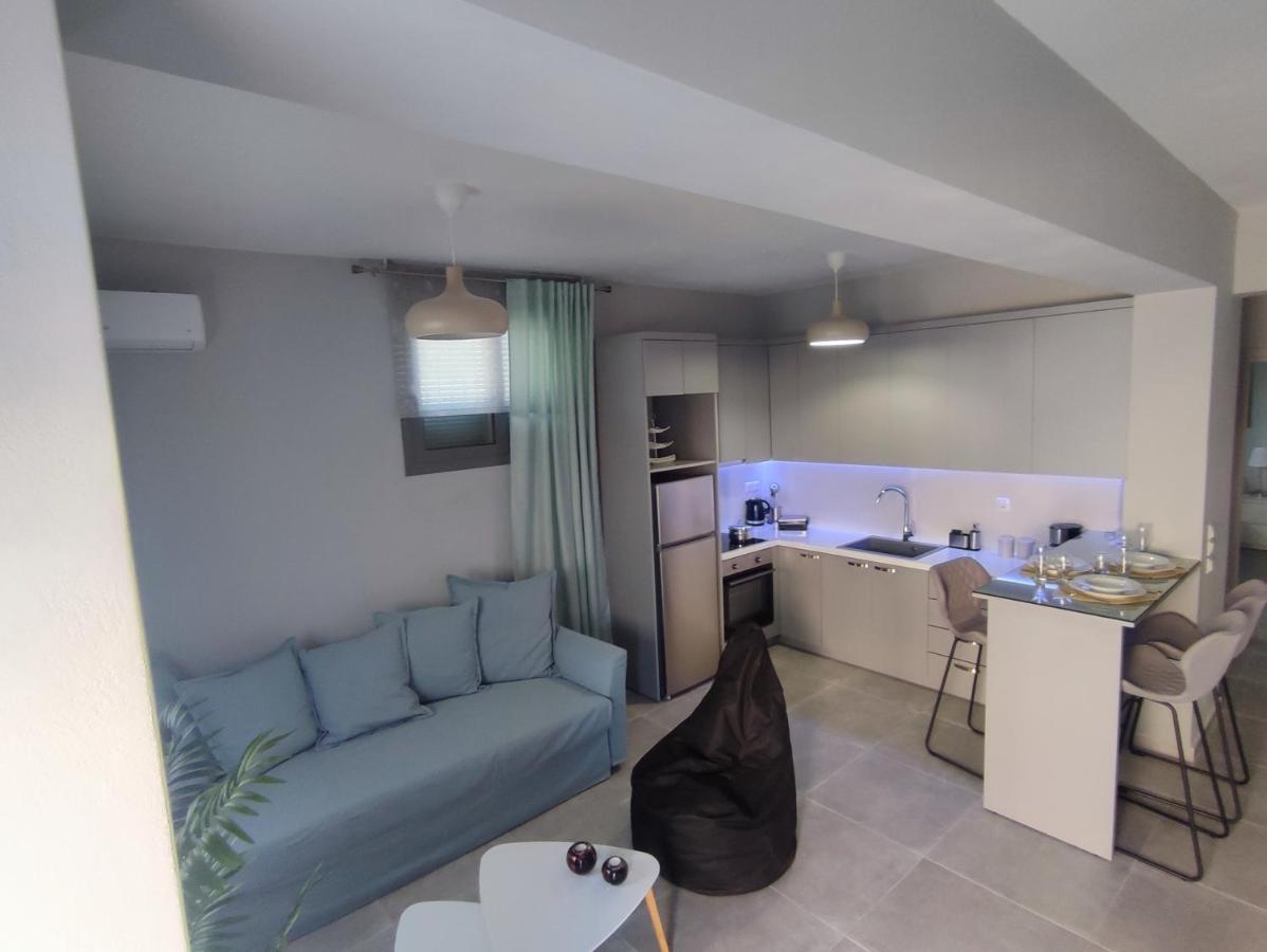 Niriides Apartments Порто Хели Екстериор снимка