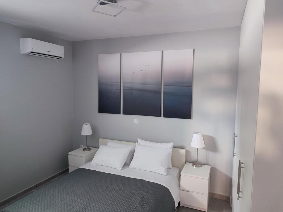 Niriides Apartments Порто Хели Екстериор снимка