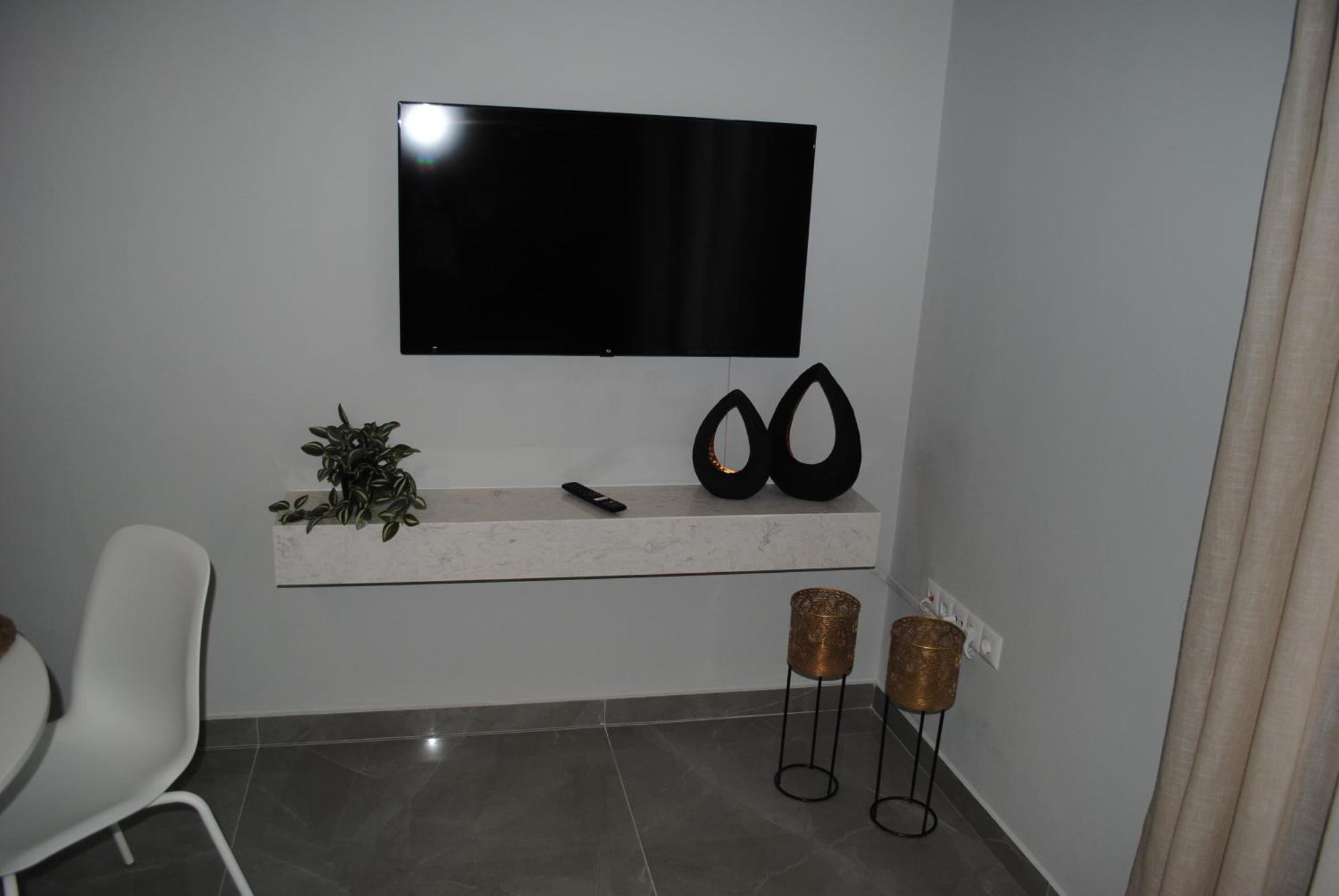 Niriides Apartments Порто Хели Екстериор снимка