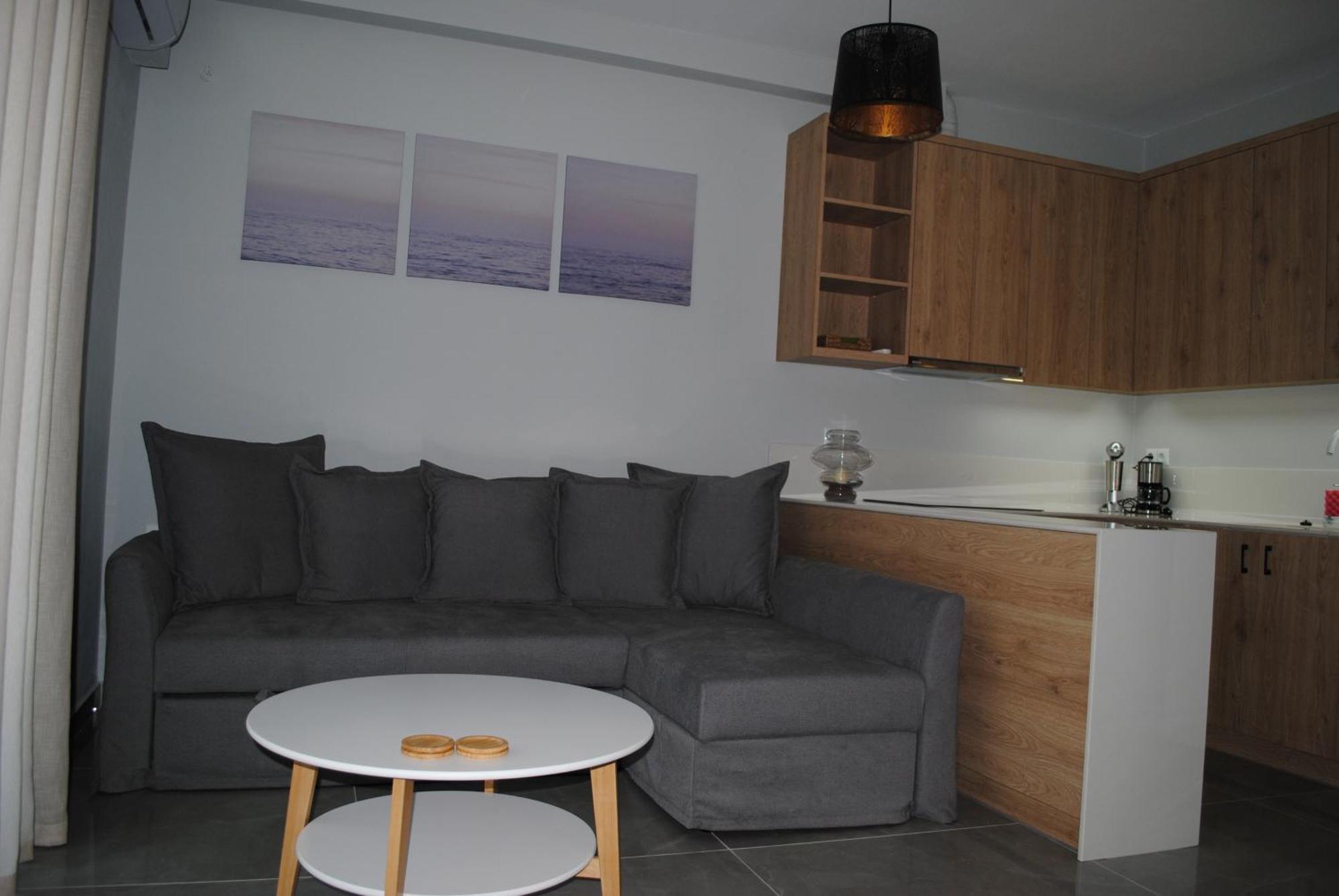 Niriides Apartments Порто Хели Екстериор снимка